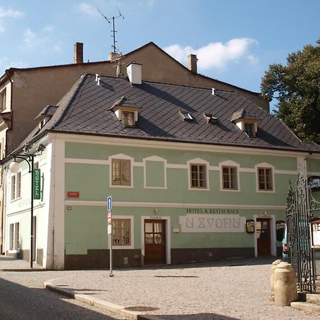 Hotel U Zvonu Kutna Hora Bagian luar foto