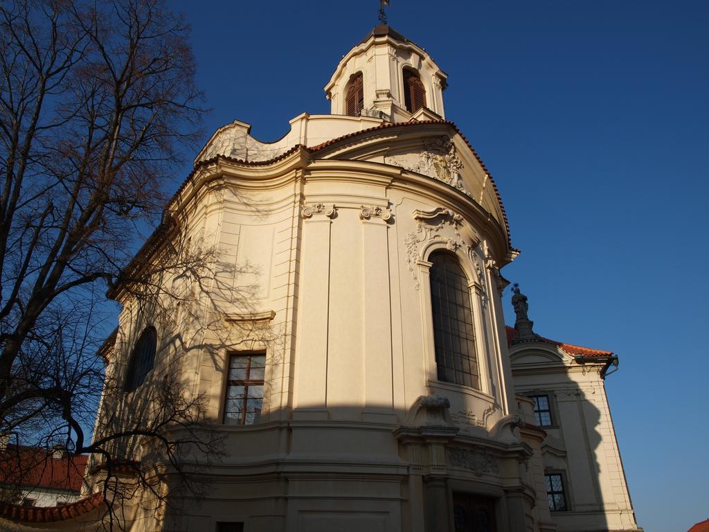 Hotel U Zvonu Kutna Hora Bagian luar foto