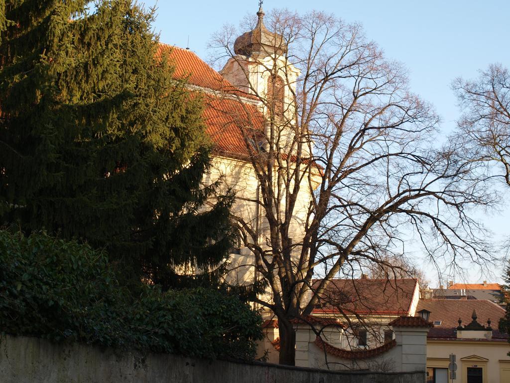 Hotel U Zvonu Kutna Hora Bagian luar foto