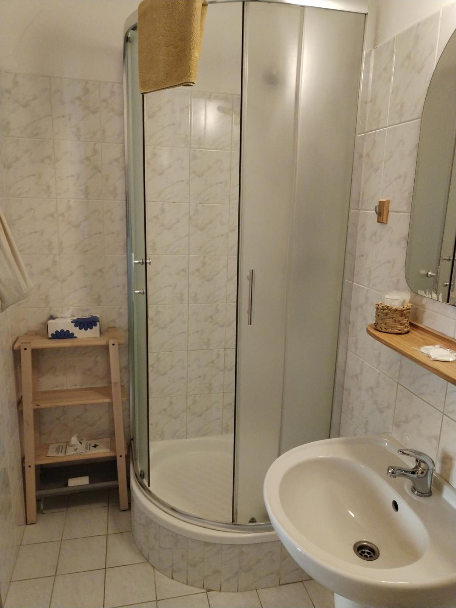 Hotel U Zvonu Kutna Hora Bagian luar foto