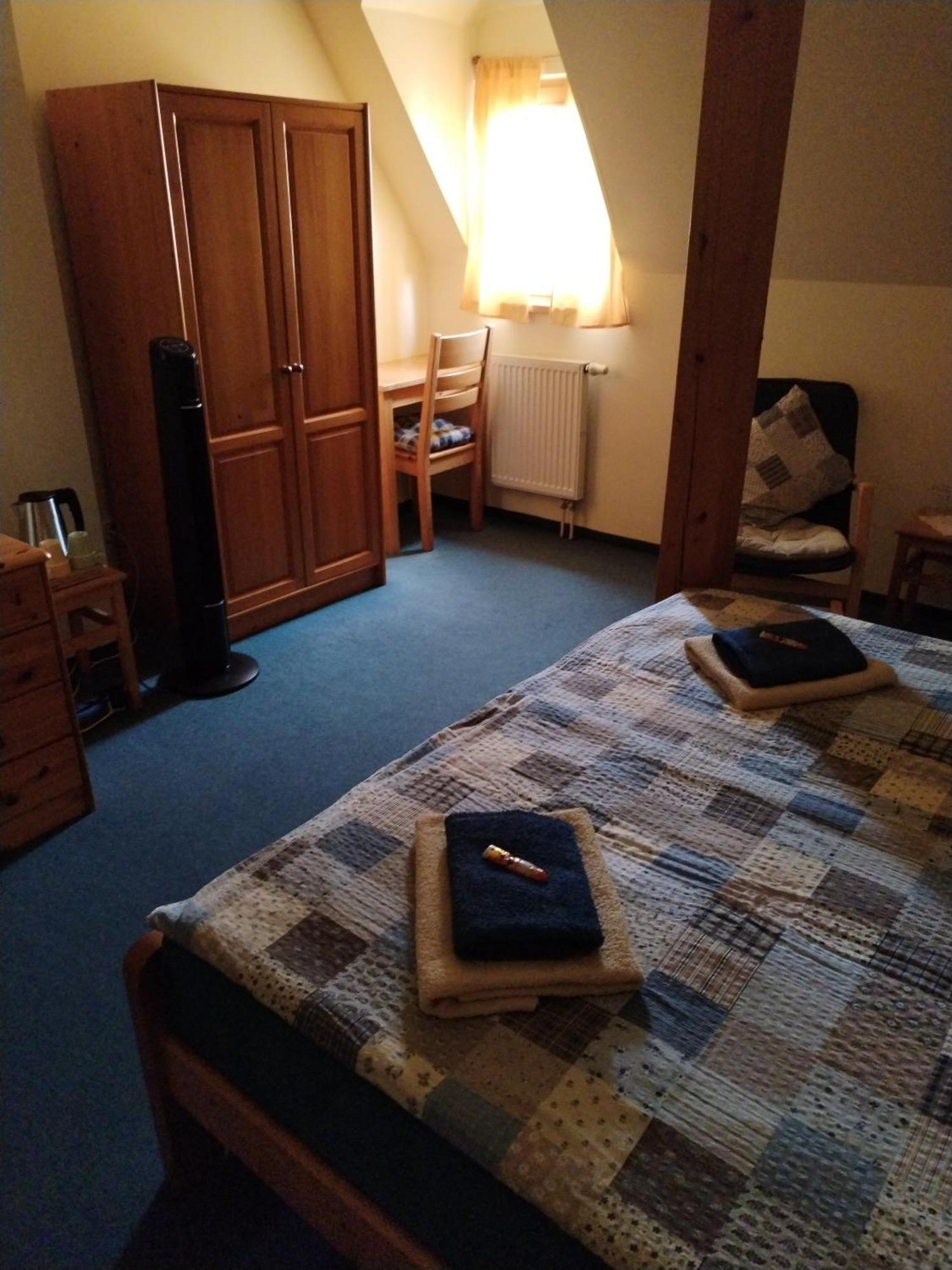Hotel U Zvonu Kutna Hora Bagian luar foto