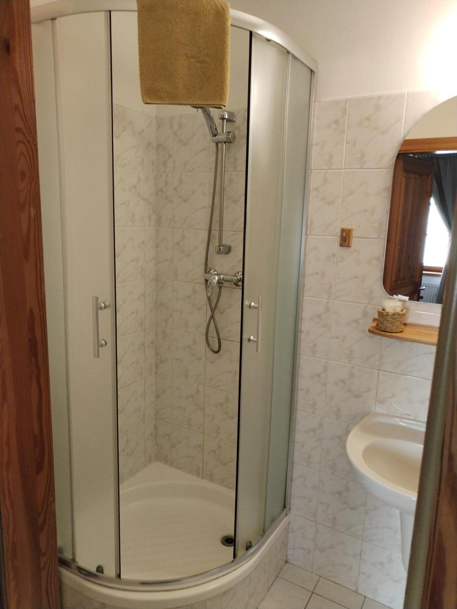 Hotel U Zvonu Kutna Hora Bagian luar foto